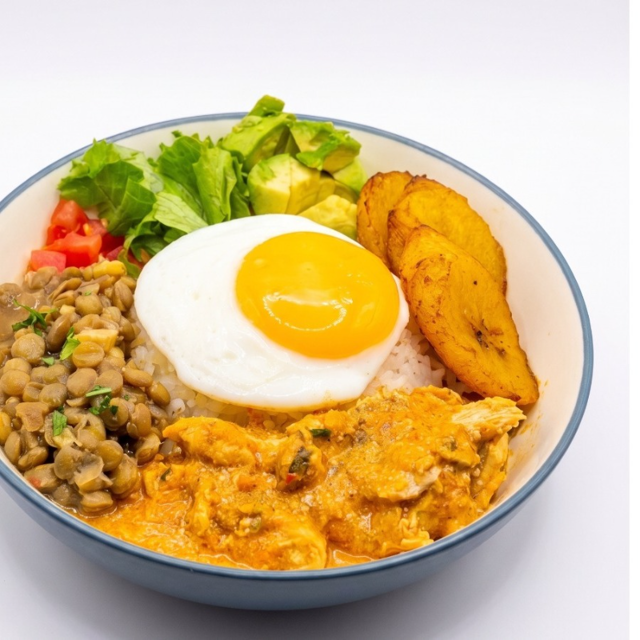 Chicken stew bowl / Cazuelita de Estofado de Pollo.